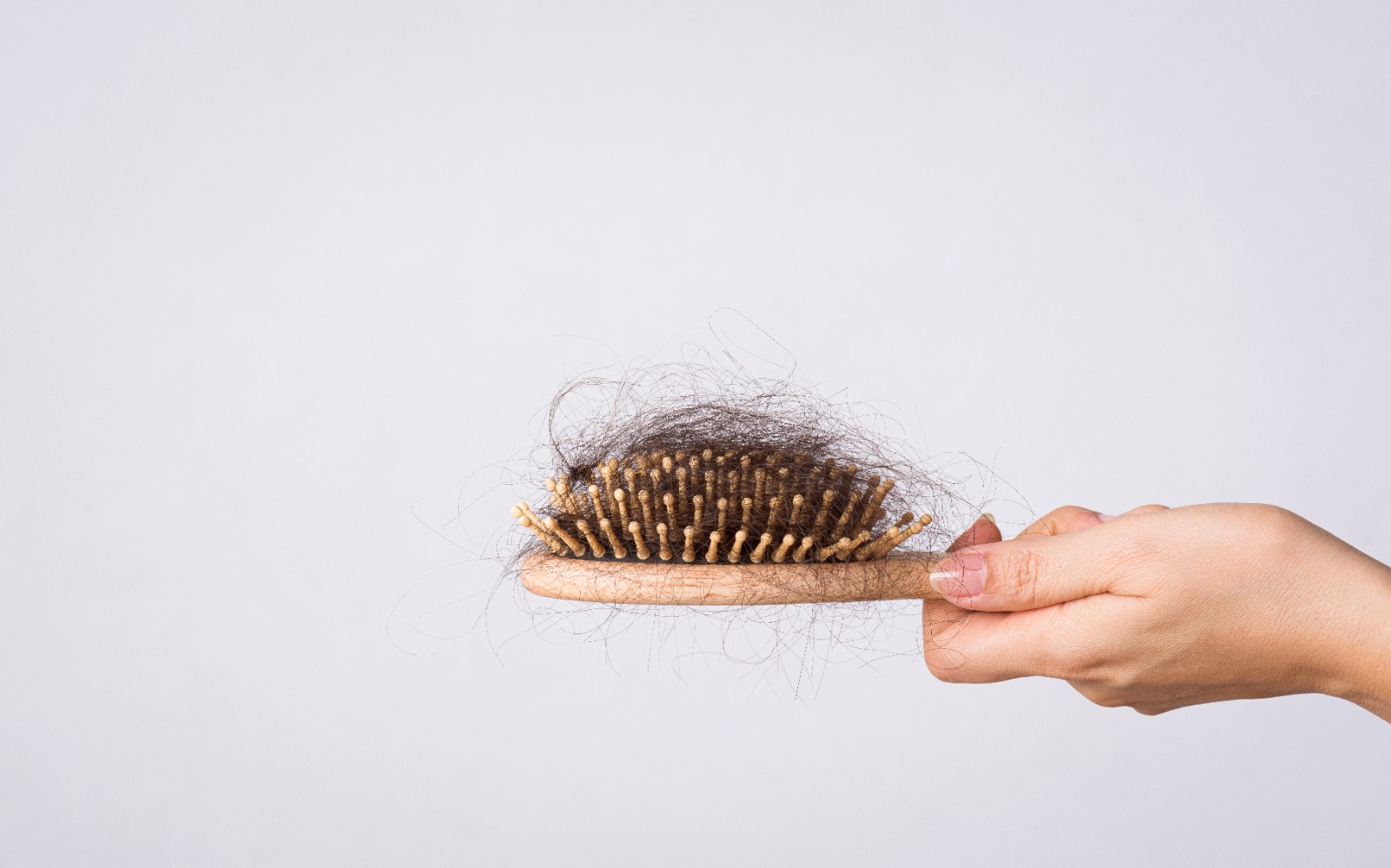 What are natural ways to stop hair loss?