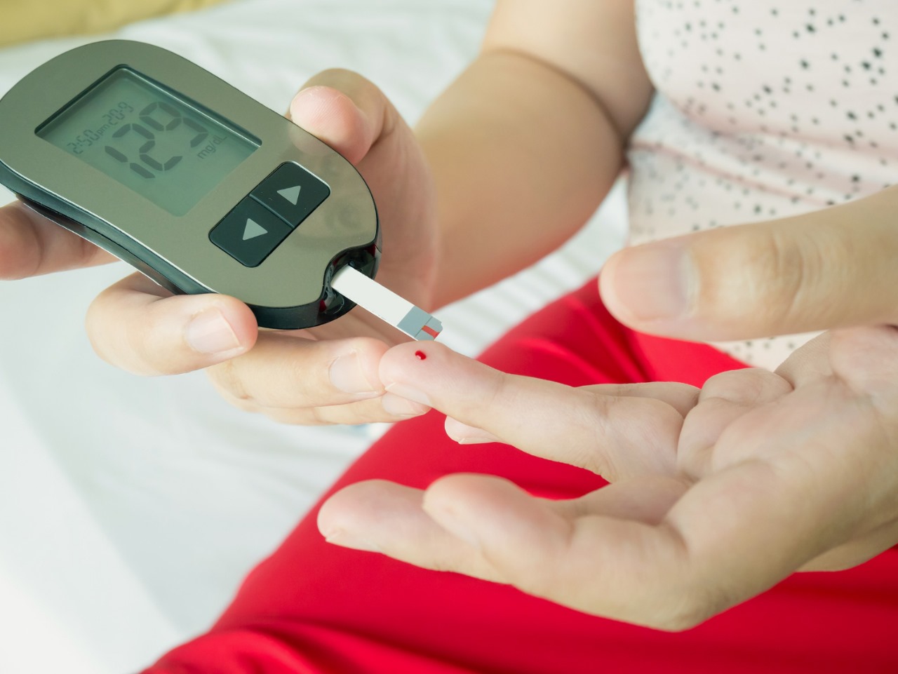 How to maintain healthy blood sugar levels without medication?